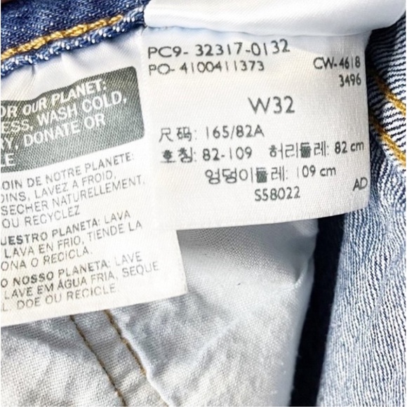 Levi’s 501 Denim Cut Off Jean Shorts Size 32 Raw Hem Distressed NWOT Non-Stretch - Picture 3 of 5